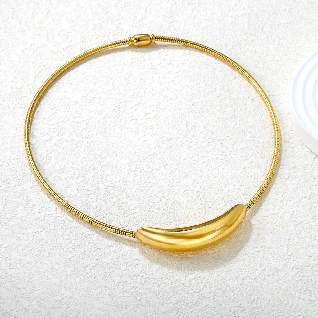 Hallow Arched Necklace Choker