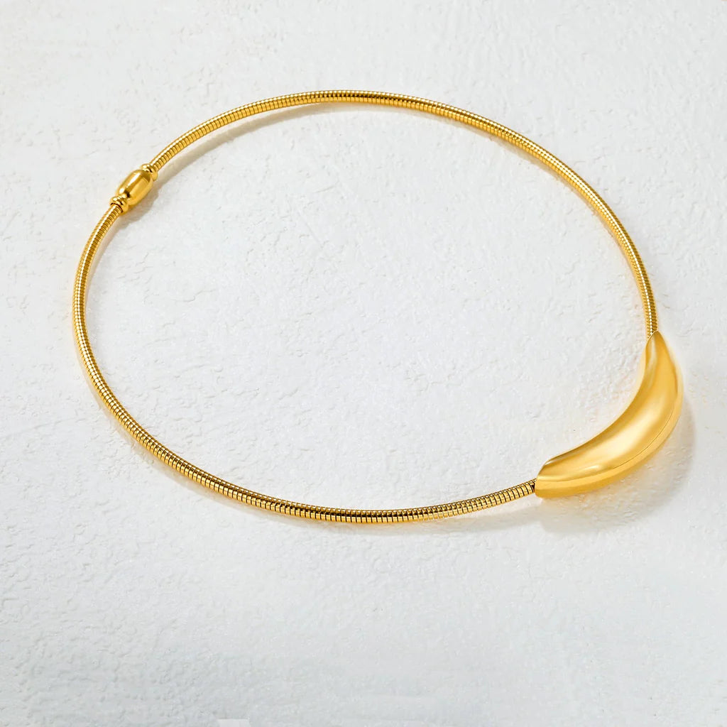 Hallow Arched Necklace Choker